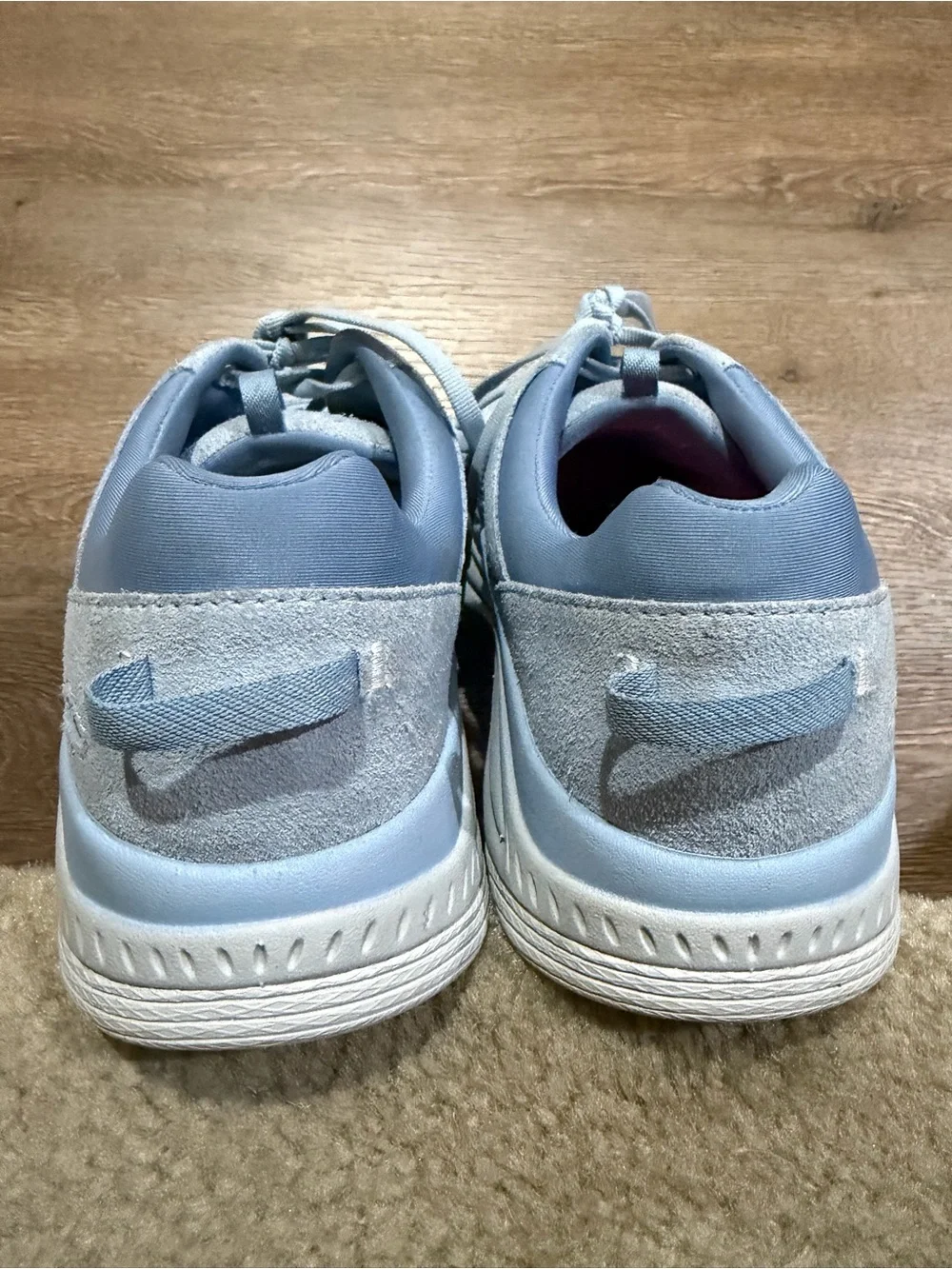 Dansko Poppy Women’s Sneaker Sky Blue Suede Size 40 (US 9.5-10)